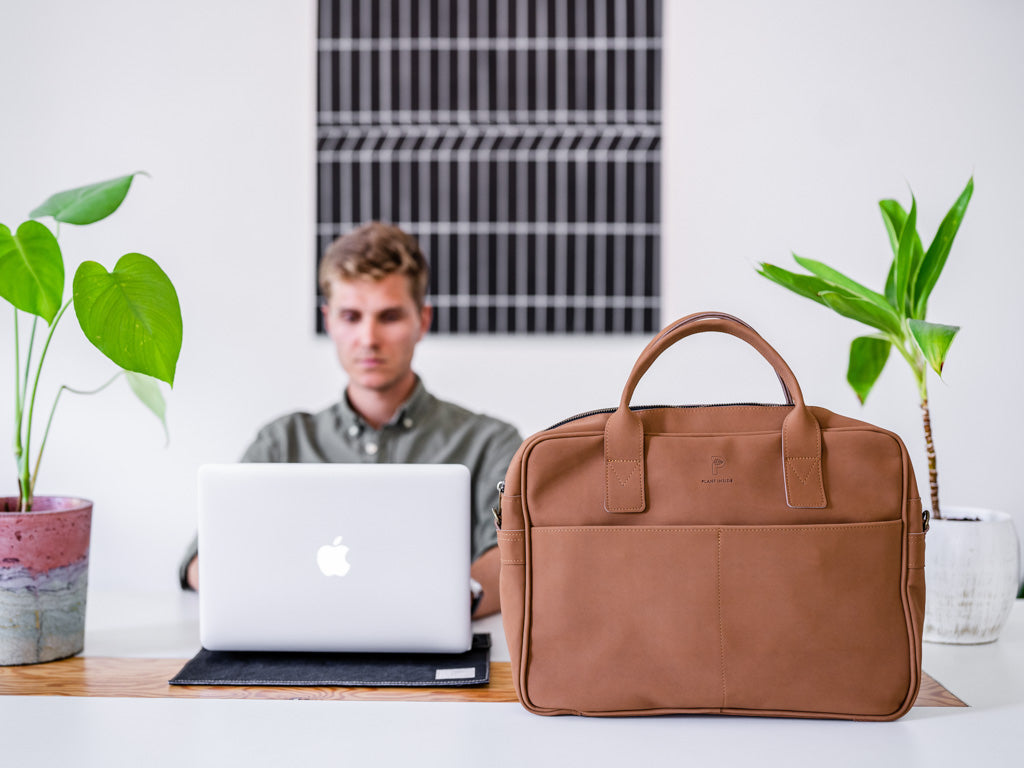 Vegan Messenger Bag | Functional Vegan Briefcase