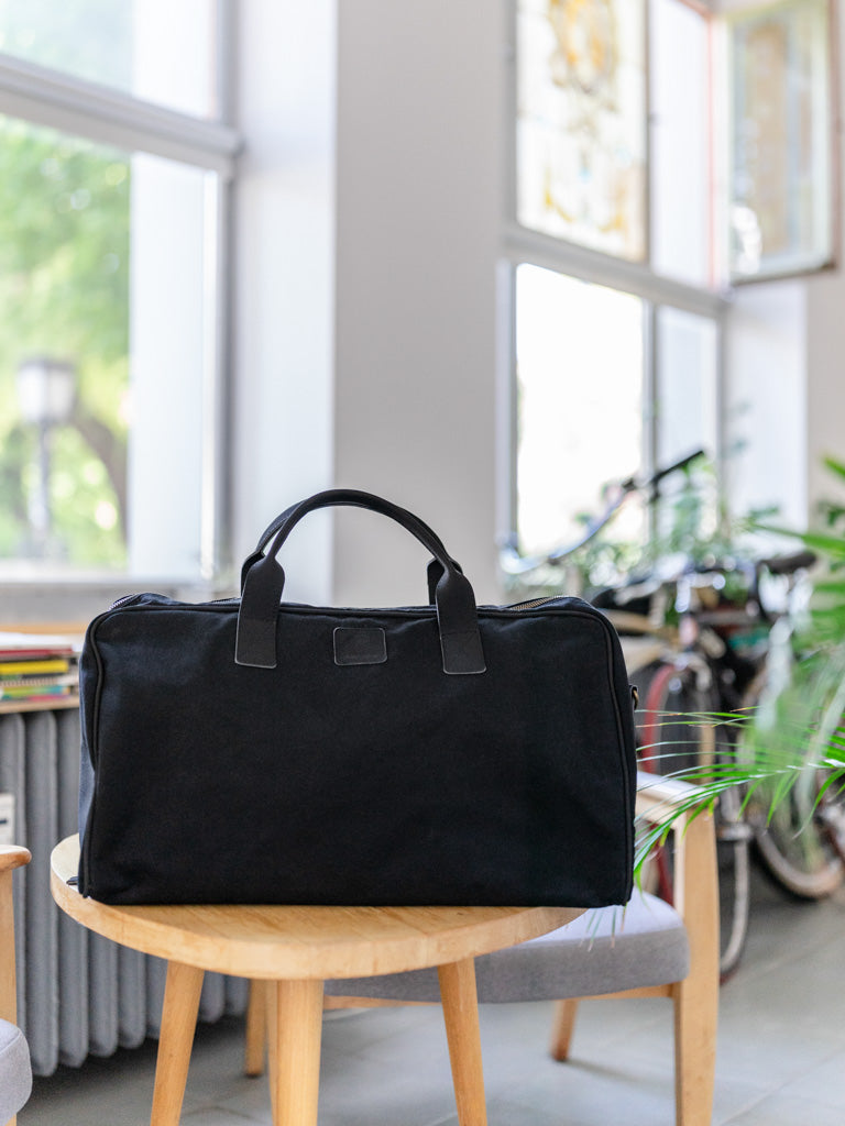 Weekend Bag Black – Plant Inside