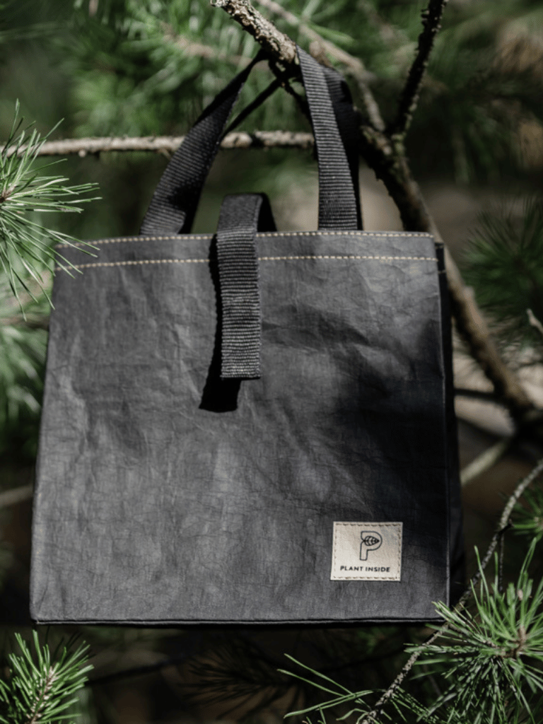 Black eco-friendly lunch bag made from washable kraft paper
