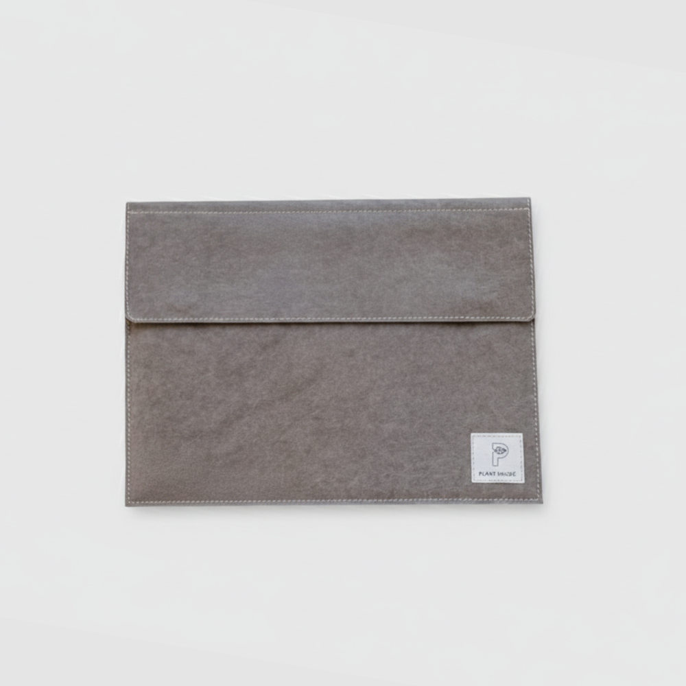 Plant Inside Laptop Sleeve in brown – vegan and cruelty-free protection for laptops