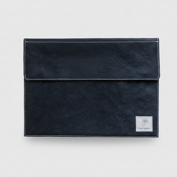 Plant Inside Laptop Sleeve in black – vegan and cruelty-free protection for laptops