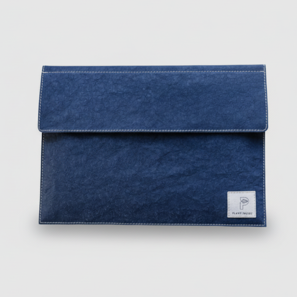 Plant Inside Laptop Sleeve in navy blue– vegan and cruelty-free protection for laptops